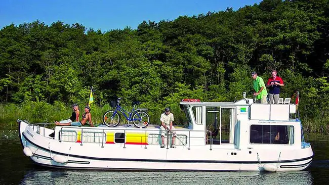 Self-drive boat rentals
