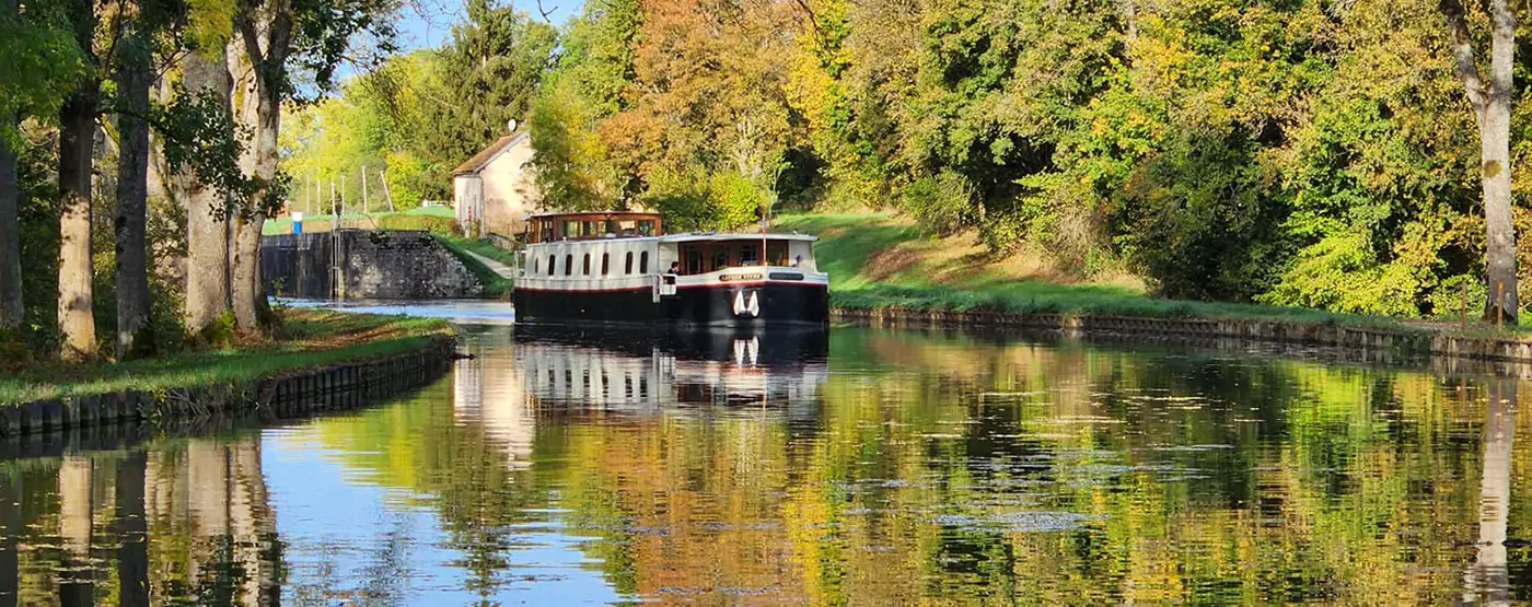 Burgundy Canal Barge holiday 