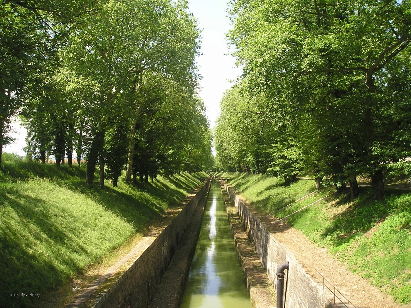 The tunnel embankment and approach at Pouilly en Auxois